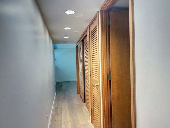 Building Photo - Stunning Kakaako 2 Bedroom at Nauru Tower