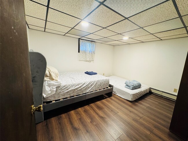 Building Photo - 503 Irving Ave