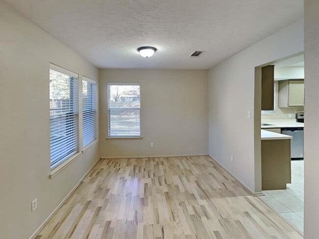 Building Photo - 164 Maple Branch St