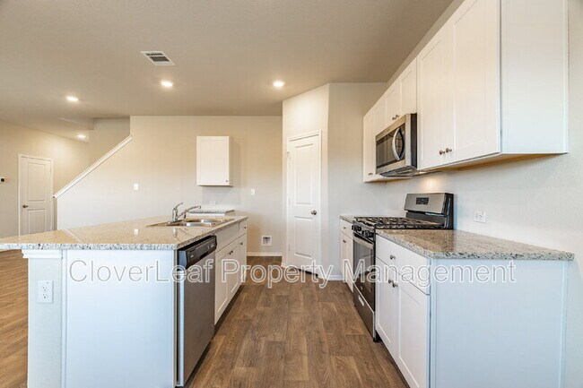 Building Photo - 466 Orion Dr