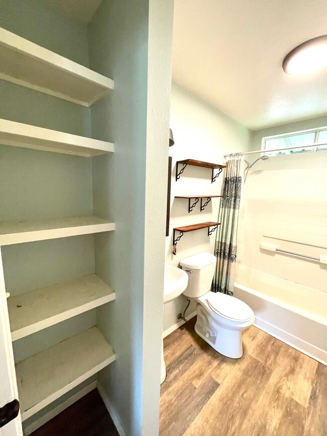 Building Photo - 15-1528-1528 3rd Ave.