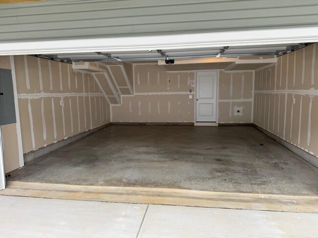 Building Photo - 350 Watercourse Dr