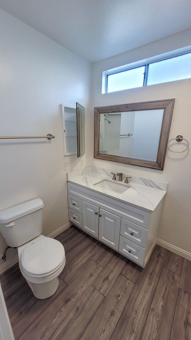 Building Photo - g13427