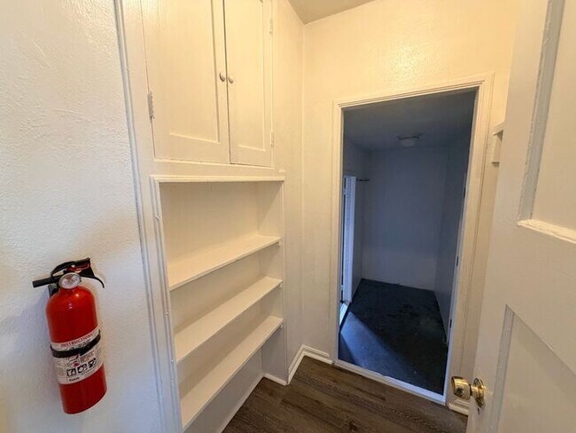 Building Photo - Reno Affordable House 3 Bedroom/1 Bath/ 1 Cat Friendly