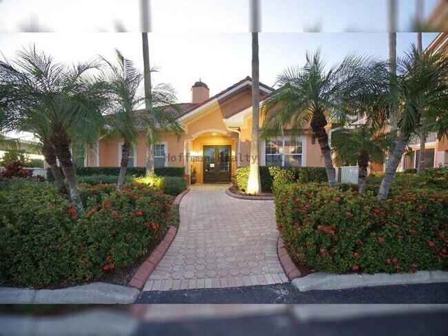 Building Photo - 2-Bed, 2.5-Bath Water-Front Condo in South Tampa