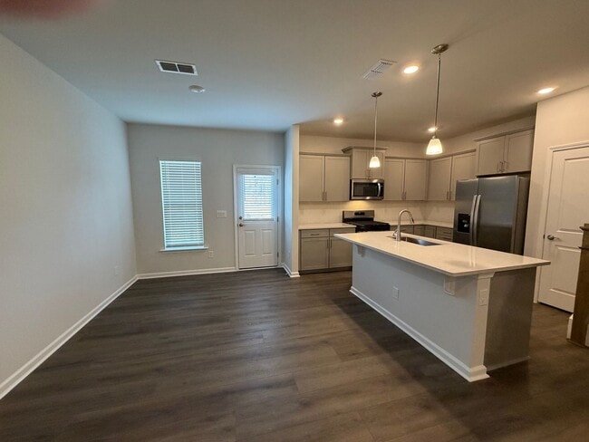 Building Photo - Gibsonville / Townhome