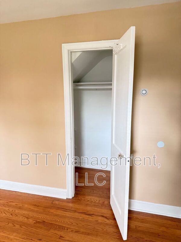 Building Photo - 8401 Greenwood Ave