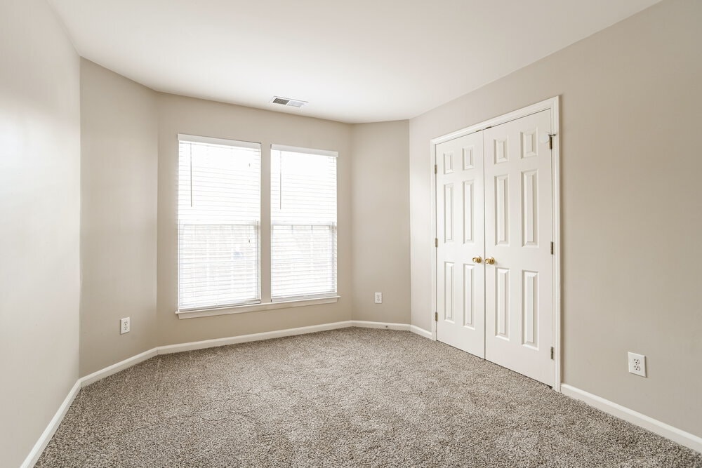 Building Photo - 6833 Tanners Creek Dr