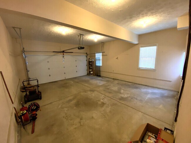 Building Photo - Palomar Home                  20260709