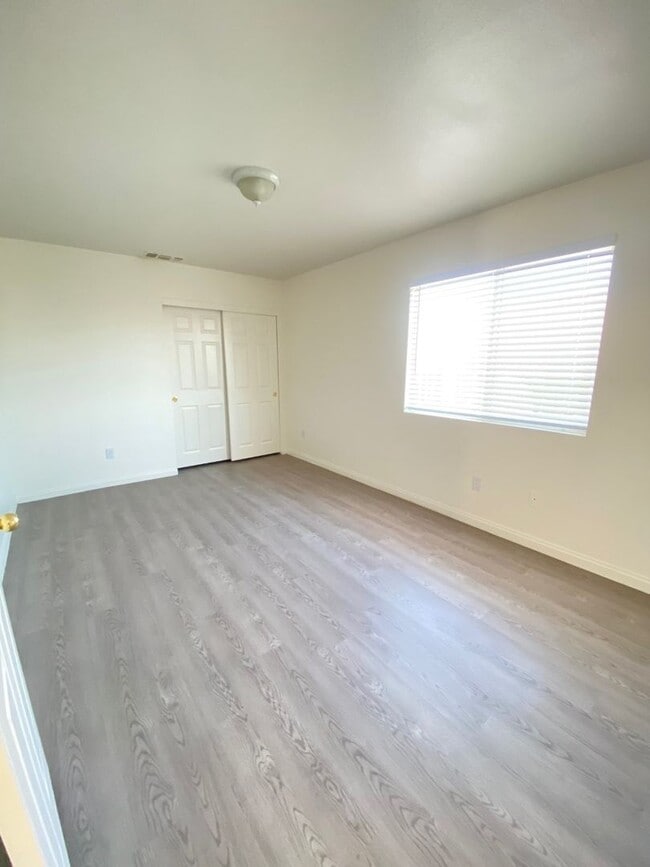 Building Photo - AVAILABLE NOW $200 off First Month Rent