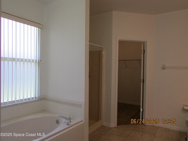 Building Photo - 4192 Collinwood Dr