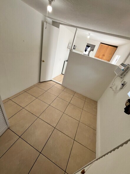 Building Photo - 1331 SW 129th Ave