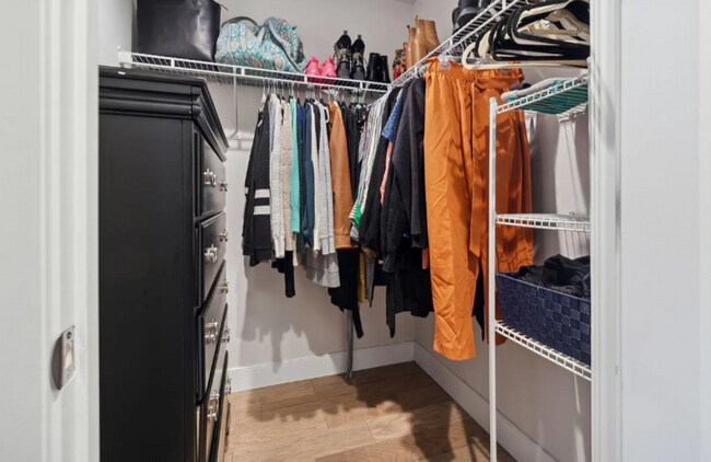 Building Photo - Modern and Stunning 1 Bedroom, 1 Bath + Den Condo in the popular Lexicon – Available Now!