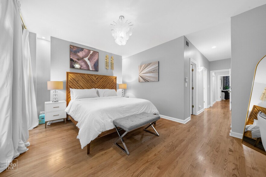 Building Photo - 355 W Superior St