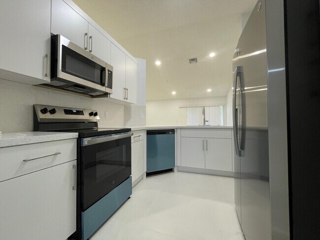 Building Photo - 1630 Zenith Way