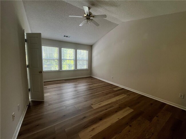 Building Photo - 5454 Medlock Corners Dr