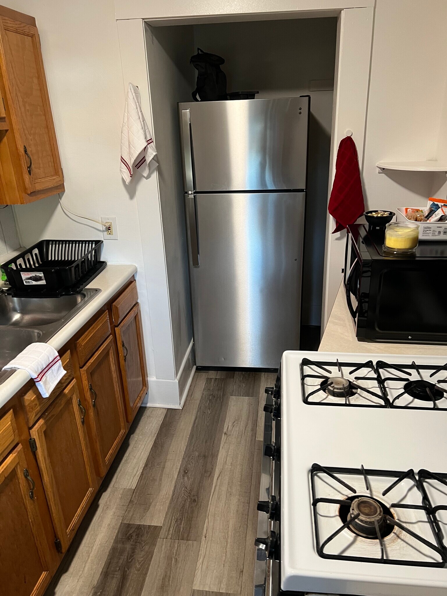 Building Photo - 160 Stafford Ave