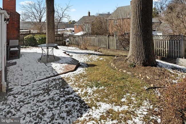 Building Photo - 1611 Ballard St