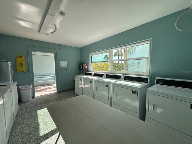 Building Photo - 6161 Gulf Winds Dr