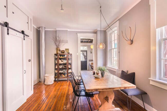 Building Photo - 2827 McNair Ave