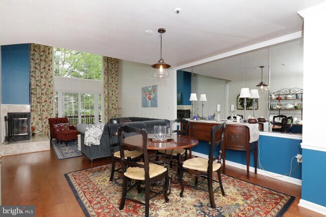 Building Photo - 455 Fortress Way