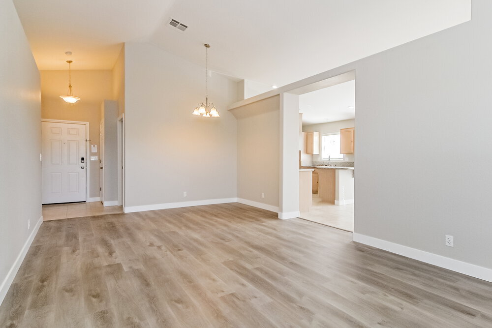 Building Photo - 1758 St Thomas Dr