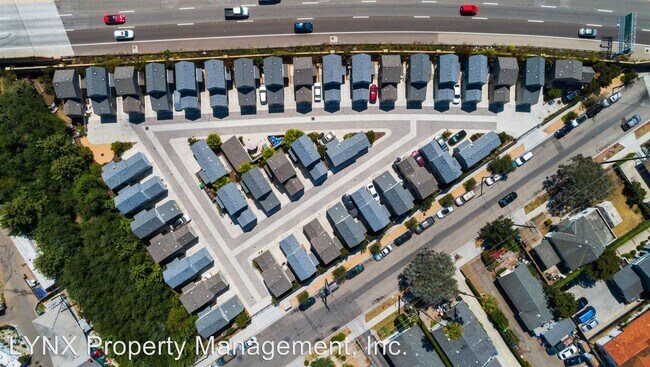 Building Photo - 1130 Punta Gorda St