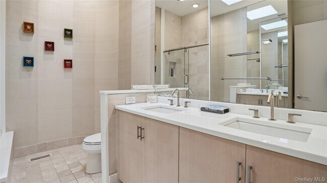 Building Photo - 15 Blueberry Ln