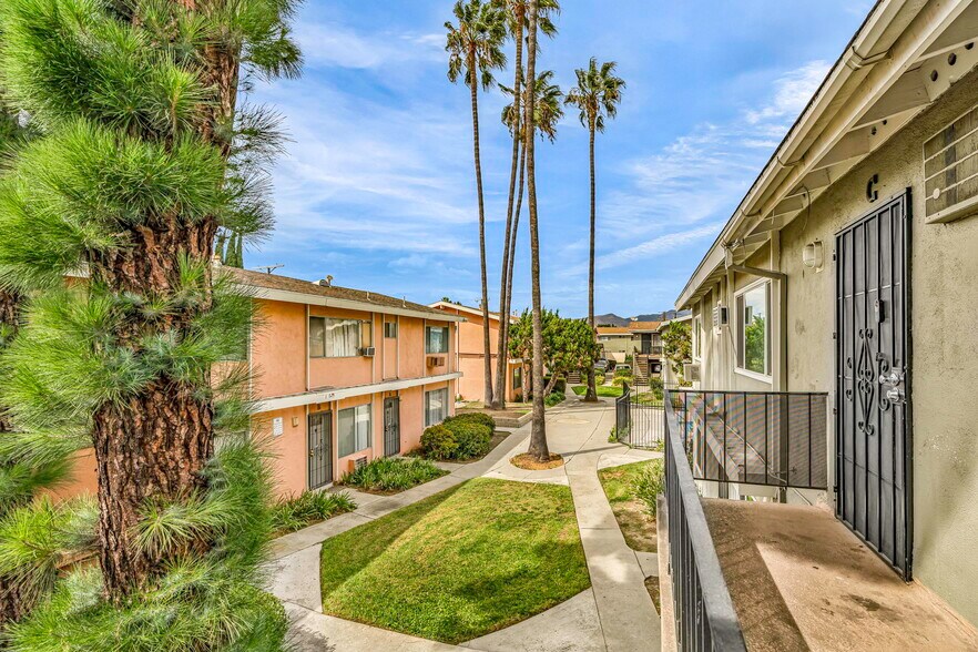 Building Photo - 10023 Sepulveda Blvd