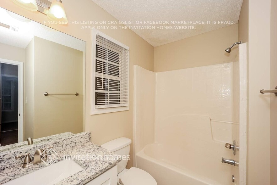 Building Photo - 220 Brookwood Cove