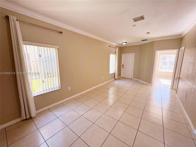 Building Photo - 8361 NW 107 Ct