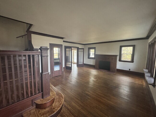Building Photo - Endless Space Indoors & Out—Beautiful 3BR Home with Barn