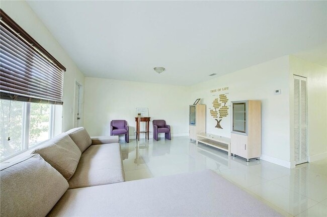 Building Photo - 3322 McKinley St