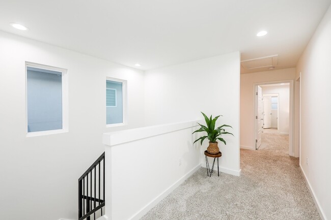 Building Photo - 425 Deer Path Lp