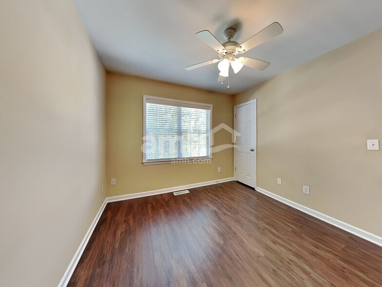 Building Photo - 14 Bluestem Ct