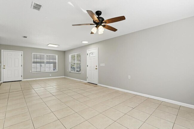 Building Photo - 2126 Center Way