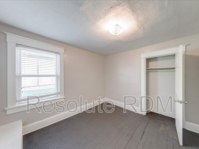 Building Photo - 1624 Yandes St