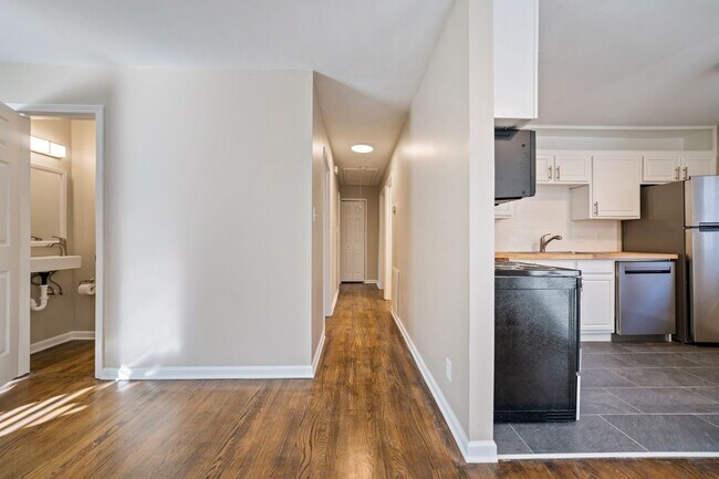 Building Photo - Beautiful Barnes Street Rental Ready early July!