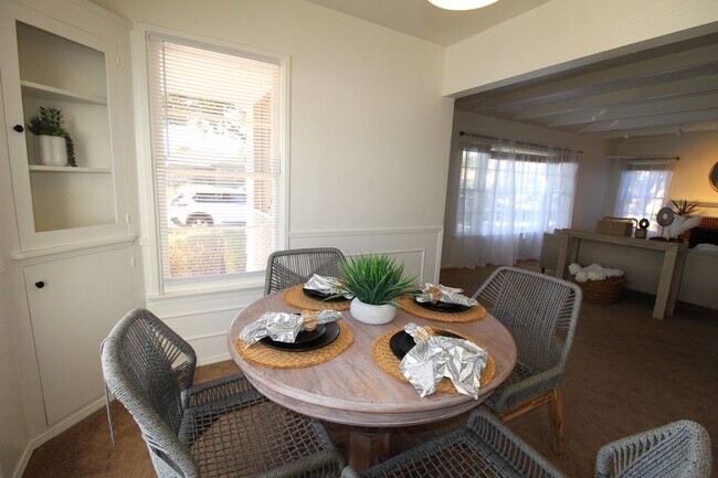 Building Photo - Charming Midtown Ventura Home- 3 Bedroom + 1.75 Bath