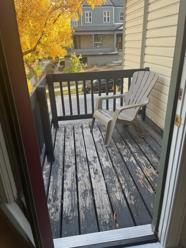 Deck - 800 Holter St