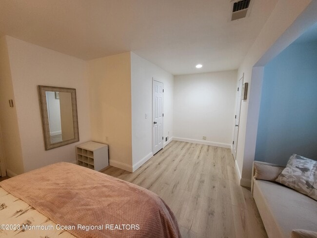 Building Photo - 18 Village Rd