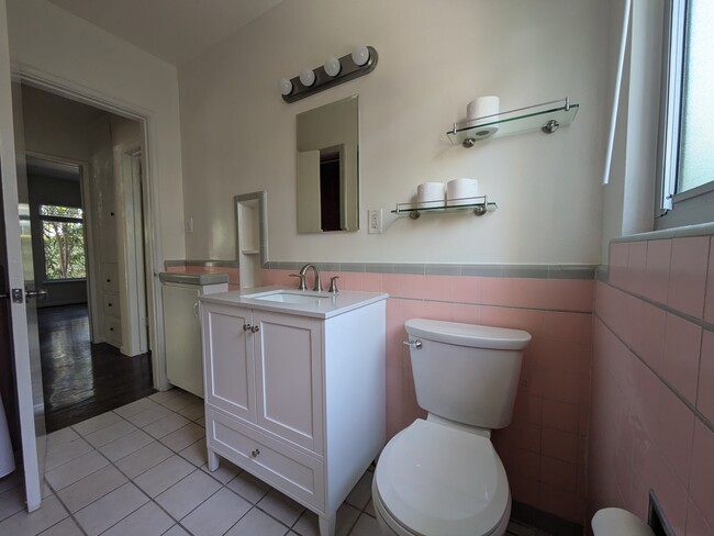 Main bathroom - original 1950's style charm - 6556 San Vicente Blvd