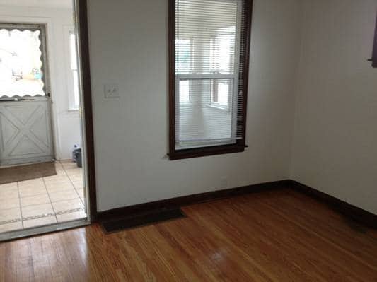 Building Photo - Cute 1 Bedroom House