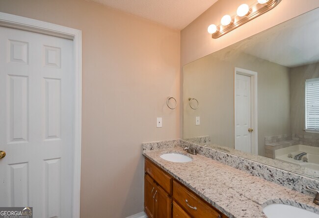 Building Photo - 1686 Salem Mill Ct SE