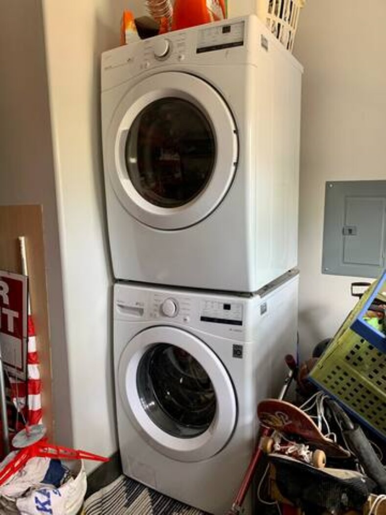 Building Photo - 3720 Granada Ave