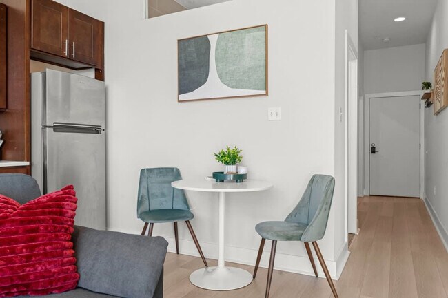 Building Photo - 826 N Broad St