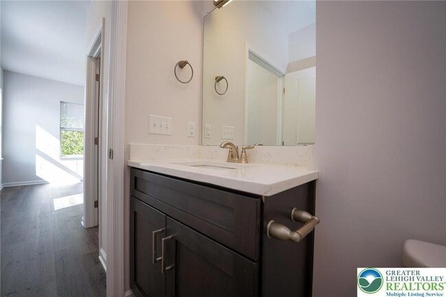 Building Photo - 1210 Eaton Ave