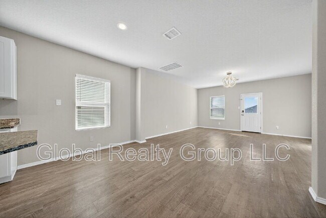 Building Photo - 10419 Lateleaf Oak