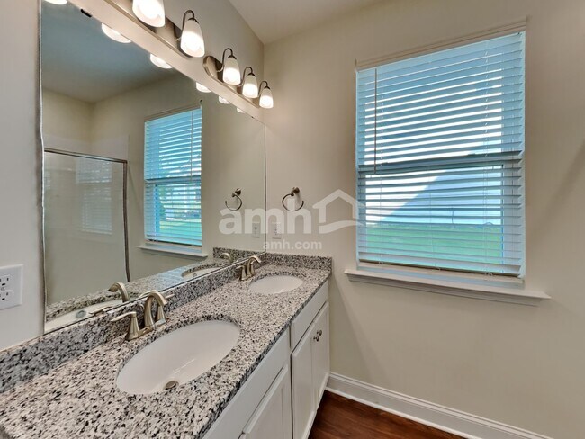 Building Photo - 139 Willowbrook Dr