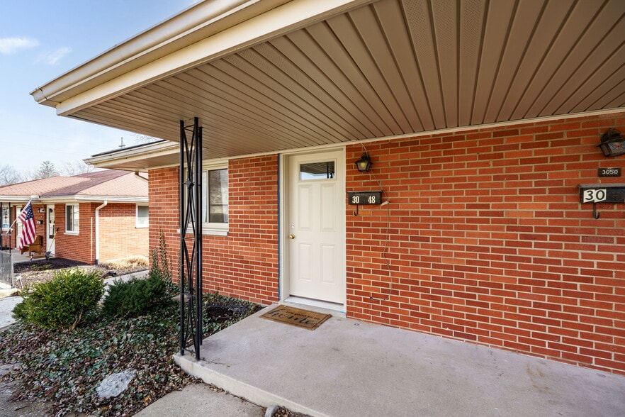 Building Photo - 3048 Southdale Dr